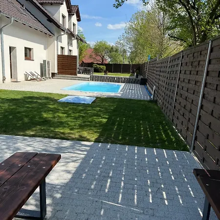 B2 Z Basenem I Strefa Apartment *