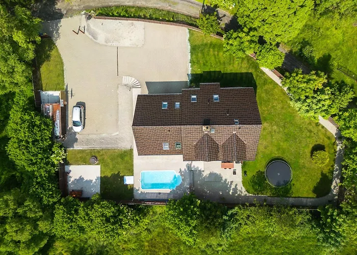 B2 Z Basenem I Strefa Sosnowka (Jelenia Gora)